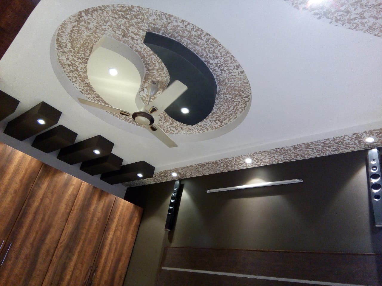 False ceiling by Aadith Interiors